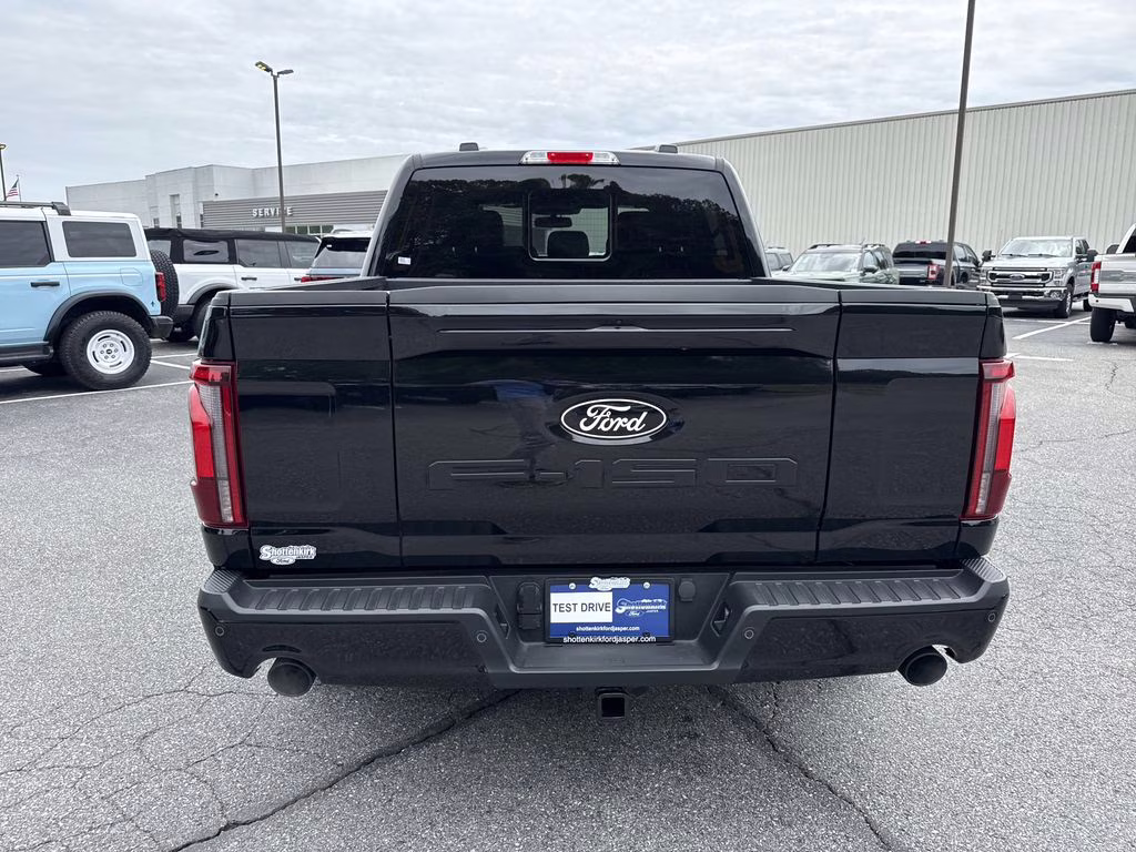 2025 Agate Black Metallic Ford F-150 Lariat 4X4 Truck