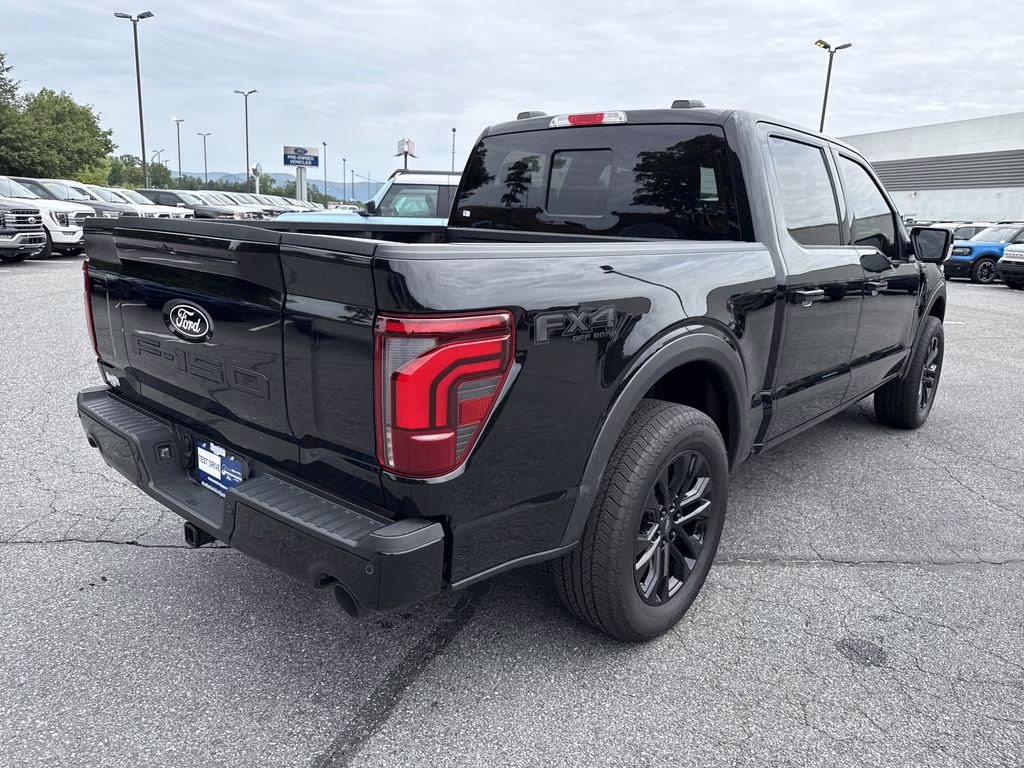 2025 Agate Black Metallic Ford F-150 Lariat 4X4 Truck