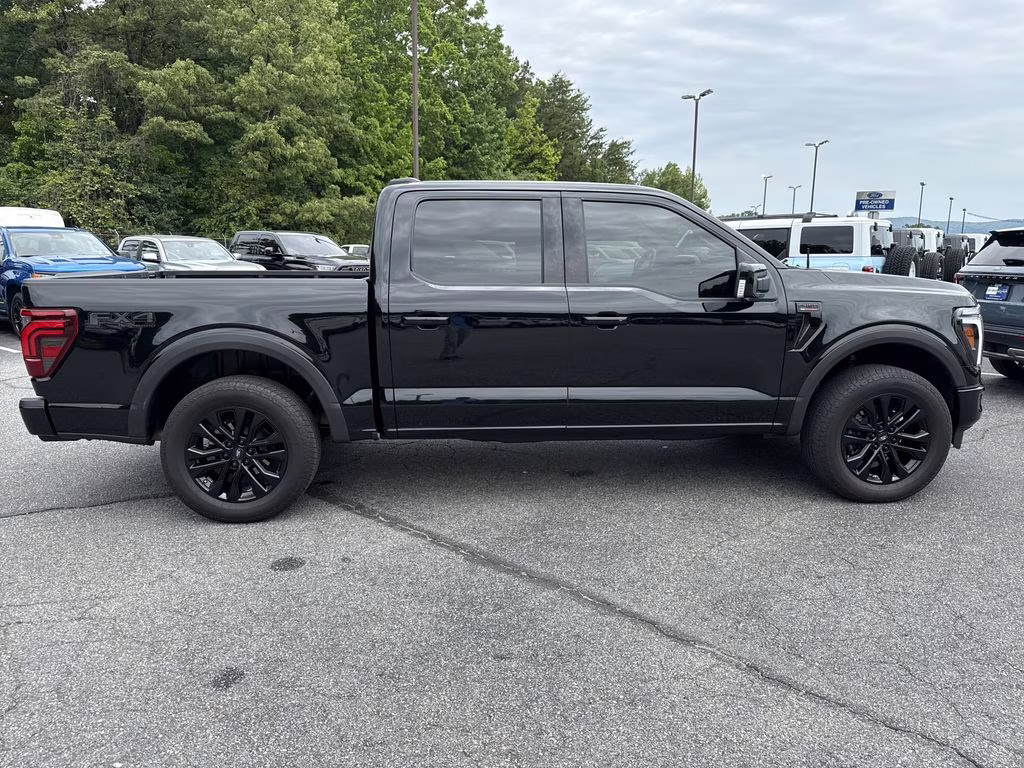 2025 Agate Black Metallic Ford F-150 Lariat 4X4 Truck