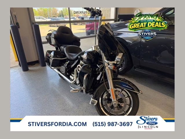2016 black Harley-Davidson Harley Davidson Ultra Motorcycle