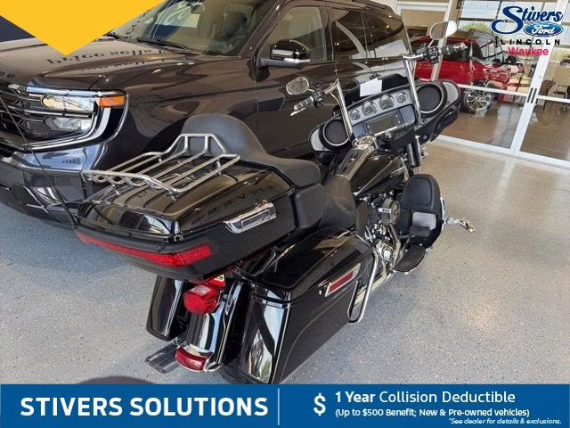 2016 black Harley-Davidson Harley Davidson Ultra Motorcycle