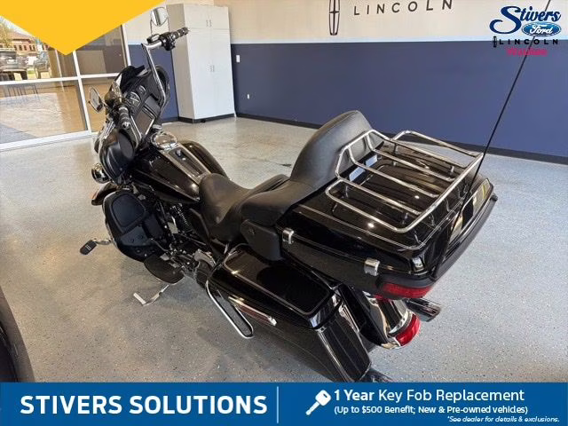 2016 black Harley-Davidson Harley Davidson Ultra Motorcycle