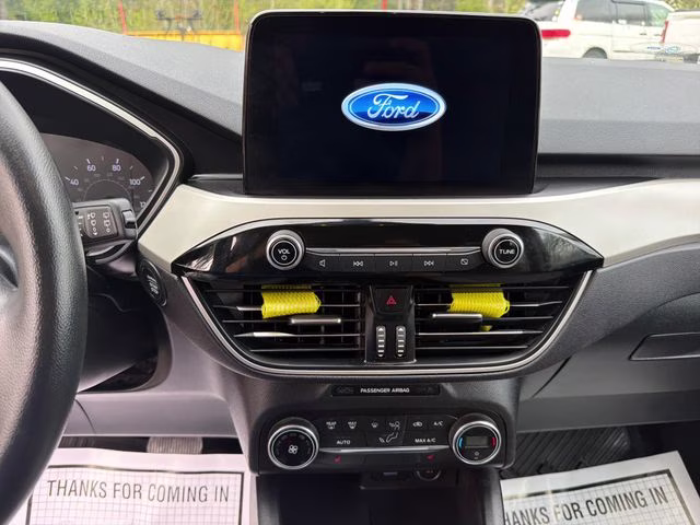 2020 Red Metallic Ford Escape SE AWD SUV