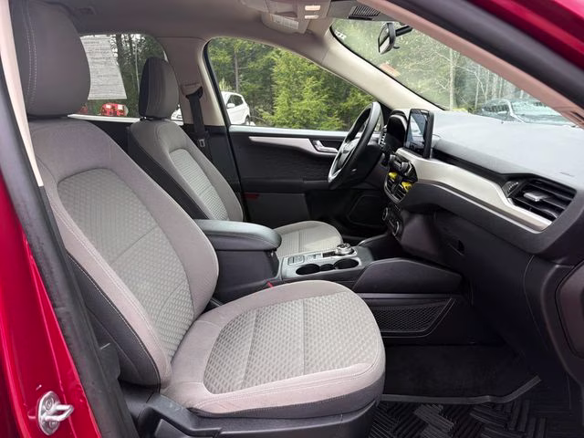 2020 Red Metallic Ford Escape SE AWD SUV