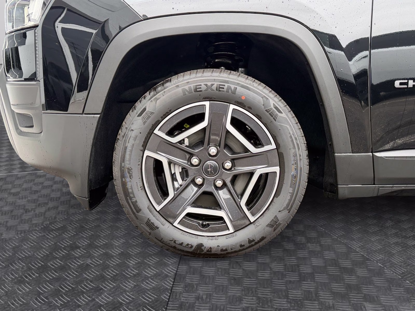 2026 Diamond Black Crystal Pearlcoat Jeep Cherokee Laredo 4X4 SUV