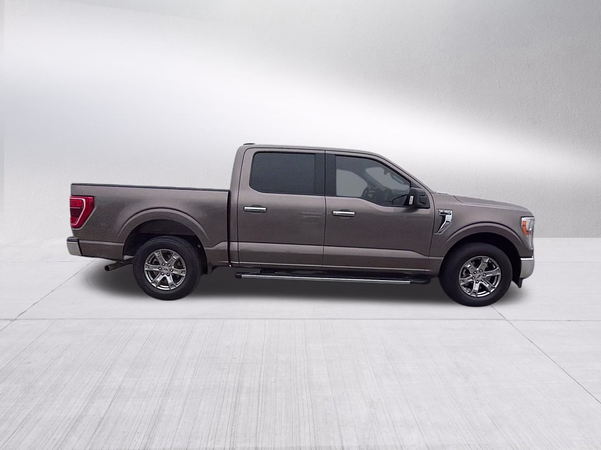 2021 Stone Gray Metallic Ford F-150 XLT RWD Truck