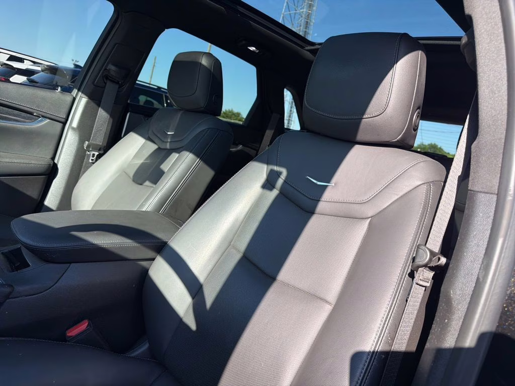 2023 Stellar Black Metallic Cadillac XT5 Premium Luxury FWD SUV