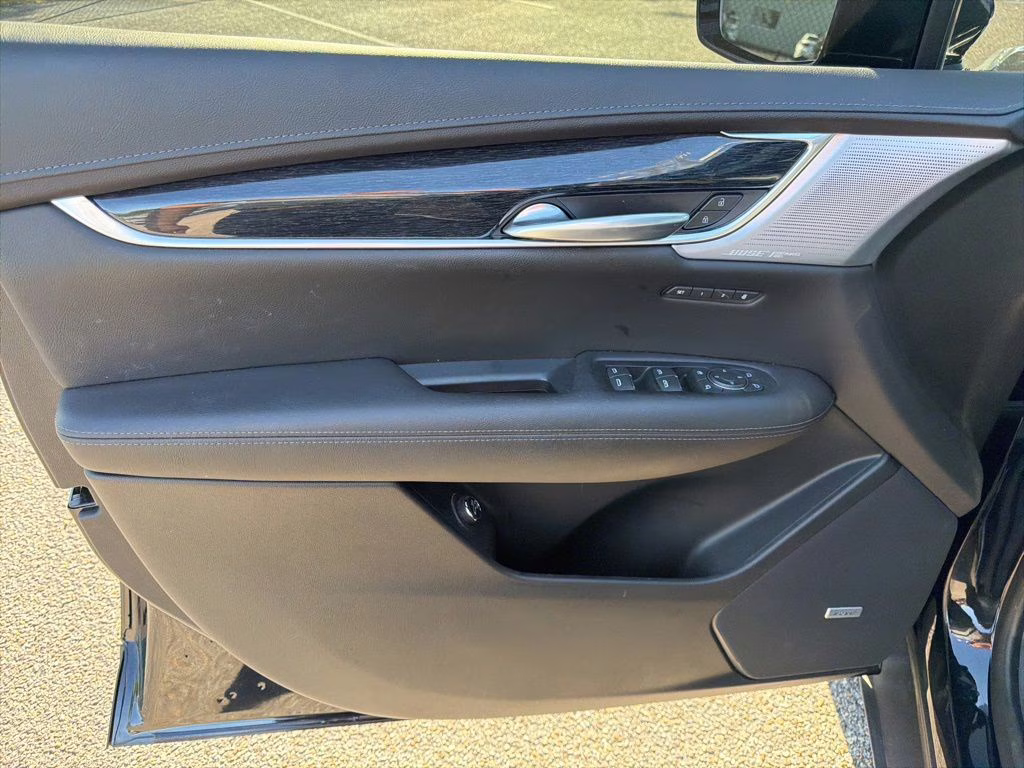 2023 Stellar Black Metallic Cadillac XT5 Premium Luxury FWD SUV
