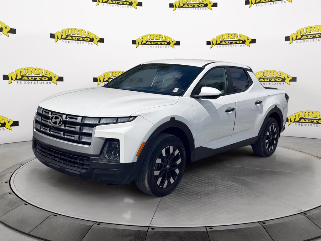 2025 Atlas White Hyundai Santa Cruz SE FWD Truck