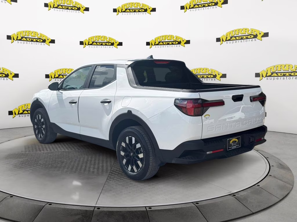 2025 Atlas White Hyundai Santa Cruz SE FWD Truck