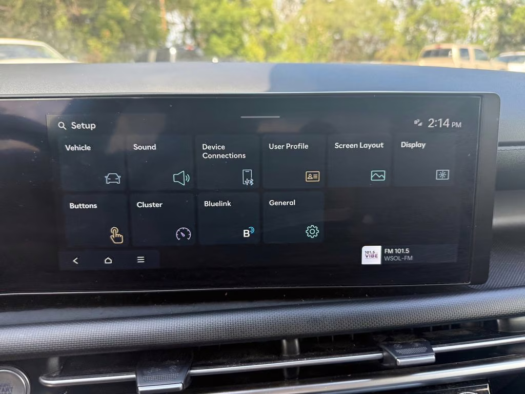 2025 Atlas White Hyundai Santa Cruz SE FWD Truck