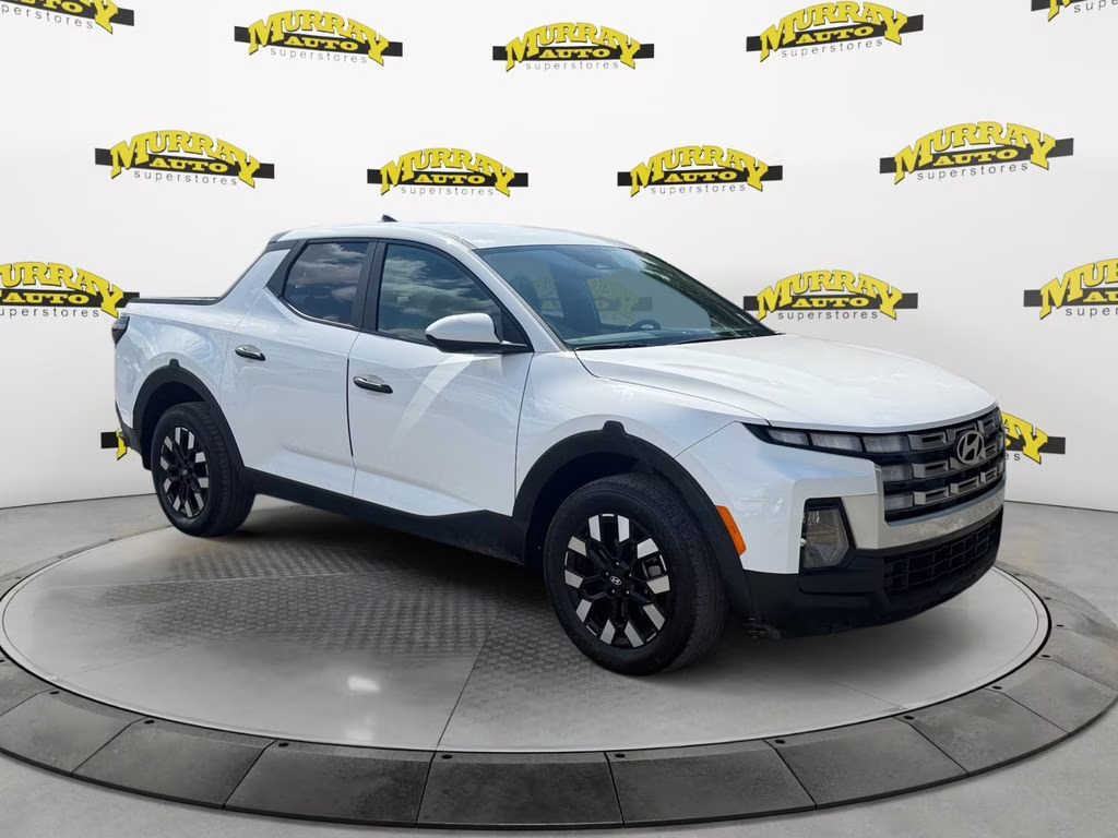 2025 Atlas White Hyundai Santa Cruz SE FWD Truck