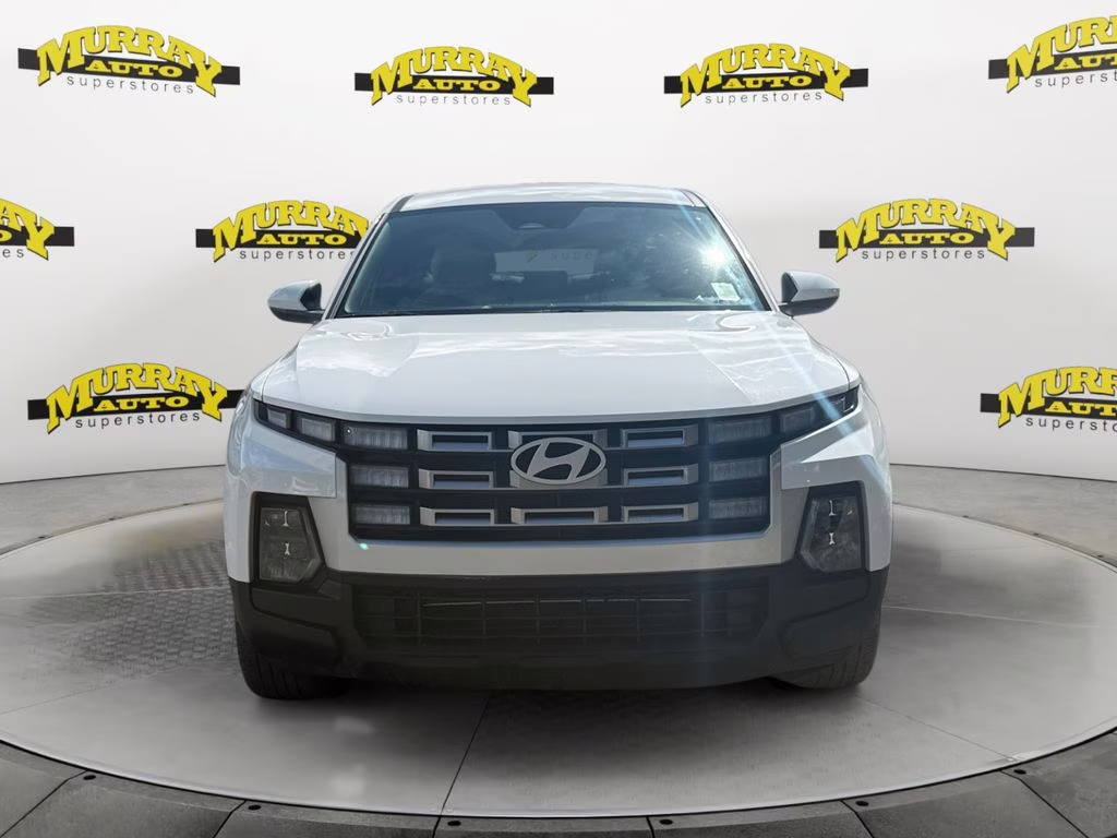 2025 Atlas White Hyundai Santa Cruz SE FWD Truck