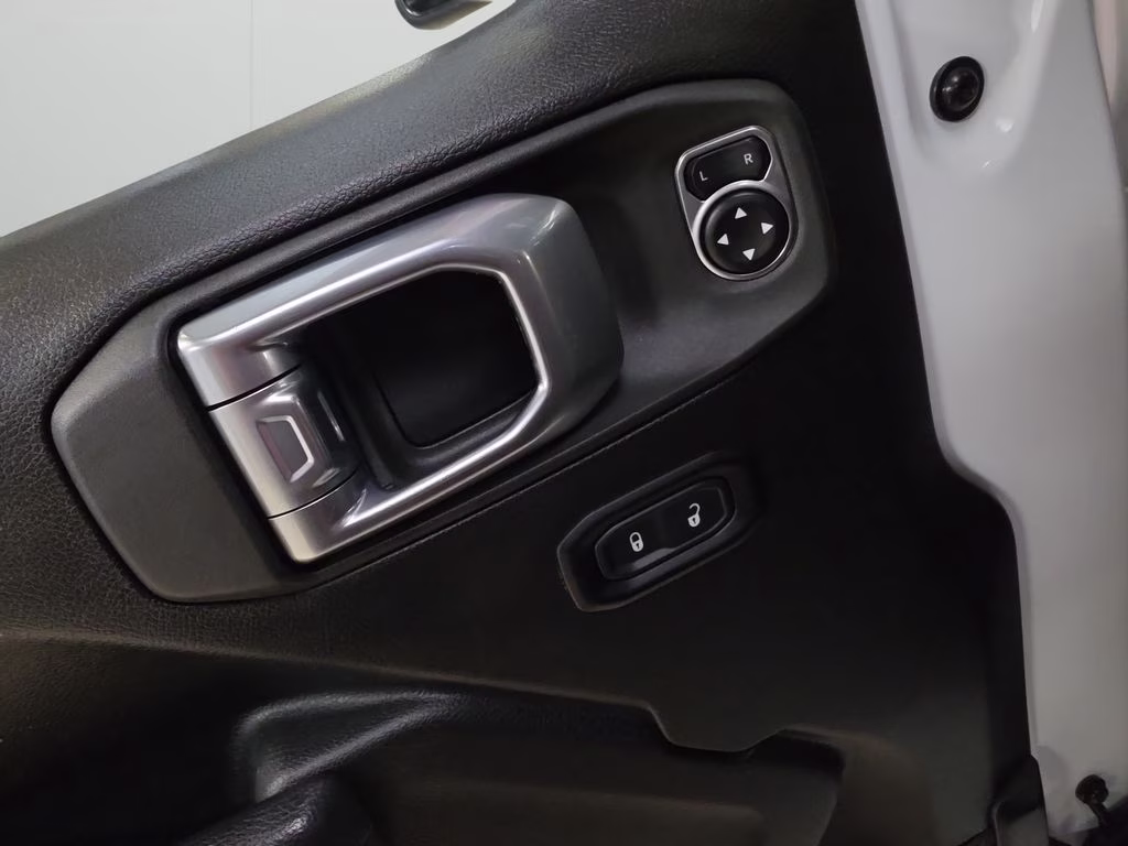 2025 Bright White Clearcoat Jeep Wrangler Rubicon 4X4 SUV