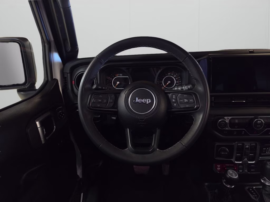 2025 Bright White Clearcoat Jeep Wrangler Rubicon 4X4 SUV