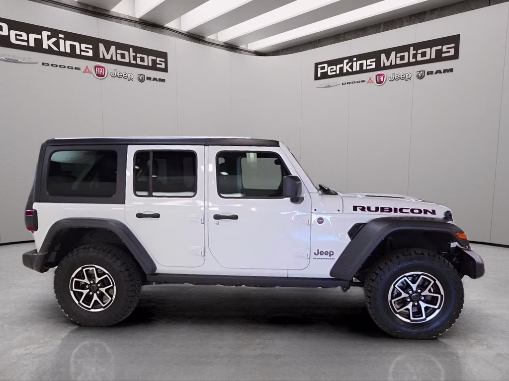 2025 Bright White Clearcoat Jeep Wrangler Rubicon 4X4 SUV