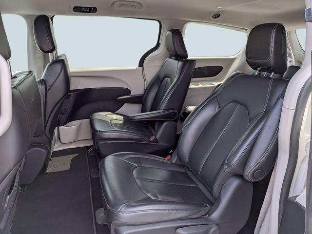 2023 Bright White Clearcoat Chrysler Pacifica Hybrid Touring L FWD Van