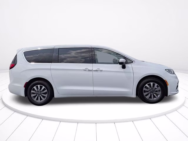 2023 Bright White Clearcoat Chrysler Pacifica Hybrid Touring L FWD Van