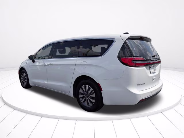 2023 Bright White Clearcoat Chrysler Pacifica Hybrid Touring L FWD Van