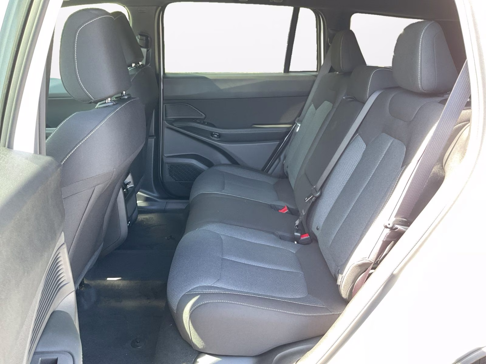 2026 Bright White Clearcoat Jeep Cherokee Laredo 4X4 SUV