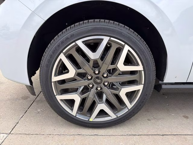 2026 Space Silver Metallic Ford Expedition Max Platinum 4X4 SUV