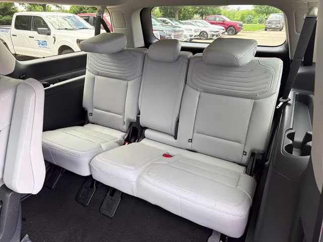 2026 Space Silver Metallic Ford Expedition Max Platinum 4X4 SUV
