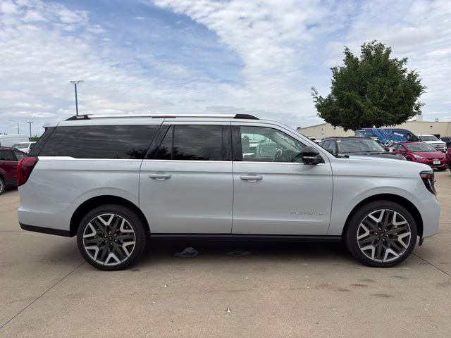 2026 Space Silver Metallic Ford Expedition Max Platinum 4X4 SUV