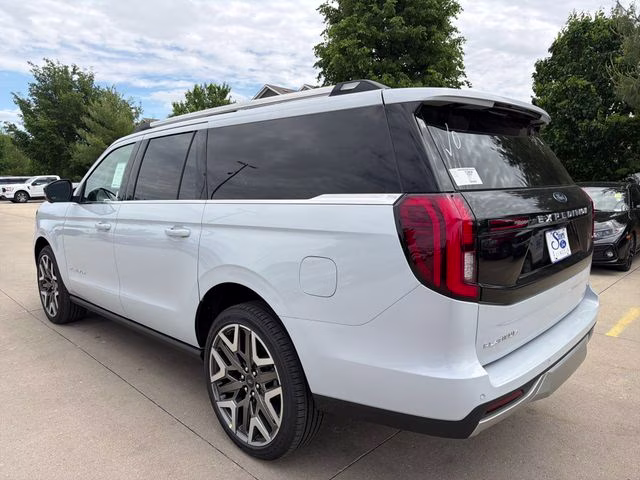 2026 Space Silver Metallic Ford Expedition Max Platinum 4X4 SUV