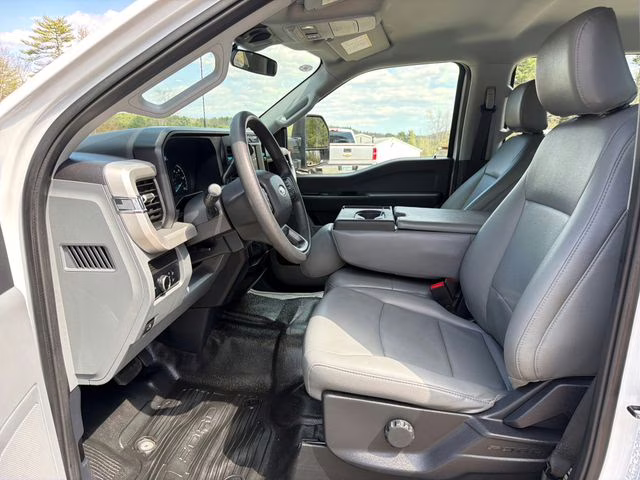 2024 Oxford White Ford Super Duty F-250 SRW XL 4X4 Truck