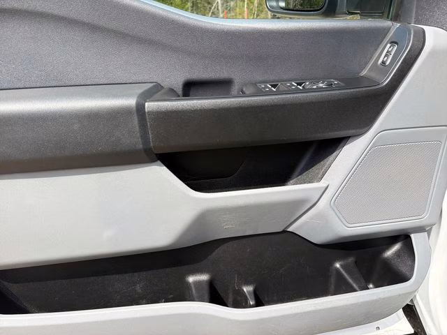 2024 Oxford White Ford Super Duty F-250 SRW XL 4X4 Truck