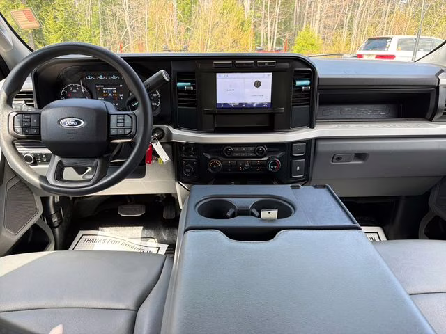2024 Oxford White Ford Super Duty F-250 SRW XL 4X4 Truck