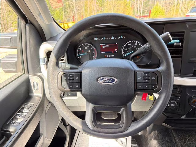2024 Oxford White Ford Super Duty F-250 SRW XL 4X4 Truck