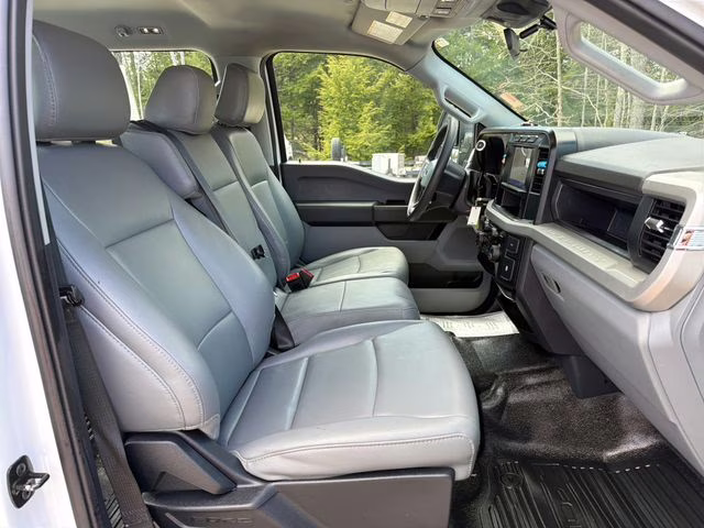 2024 Oxford White Ford Super Duty F-250 SRW XL 4X4 Truck