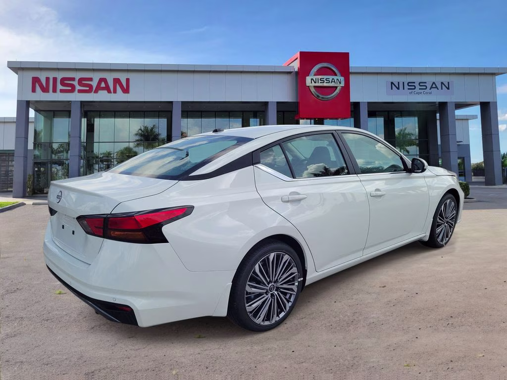 2026 Pearl White Tricoat Nissan Altima 2.5 SV FWD Sedan