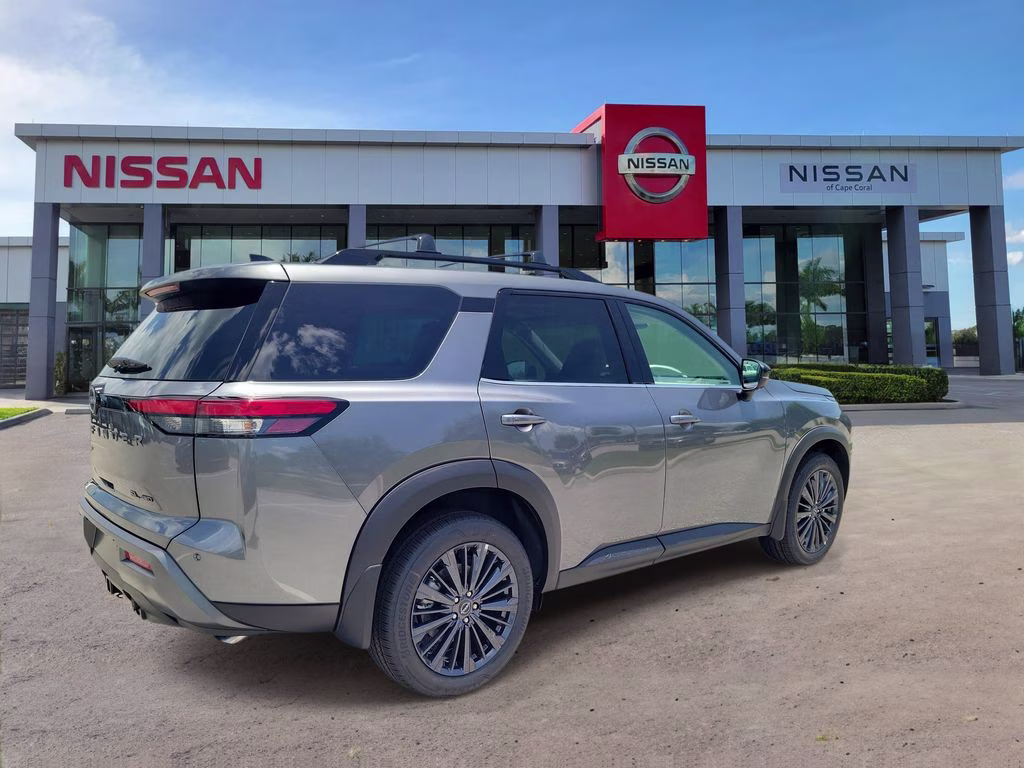 2026 Gun Metallic Nissan Pathfinder SL 4X4 SUV