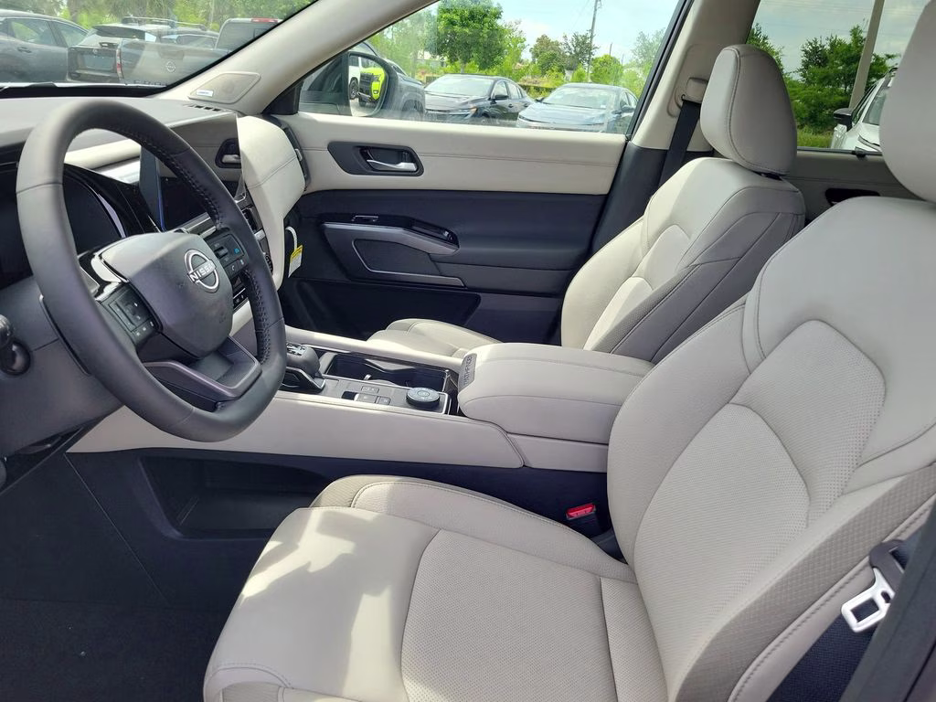 2026 Everest White Pearl Tricoat Nissan Pathfinder SL 4X4 SUV