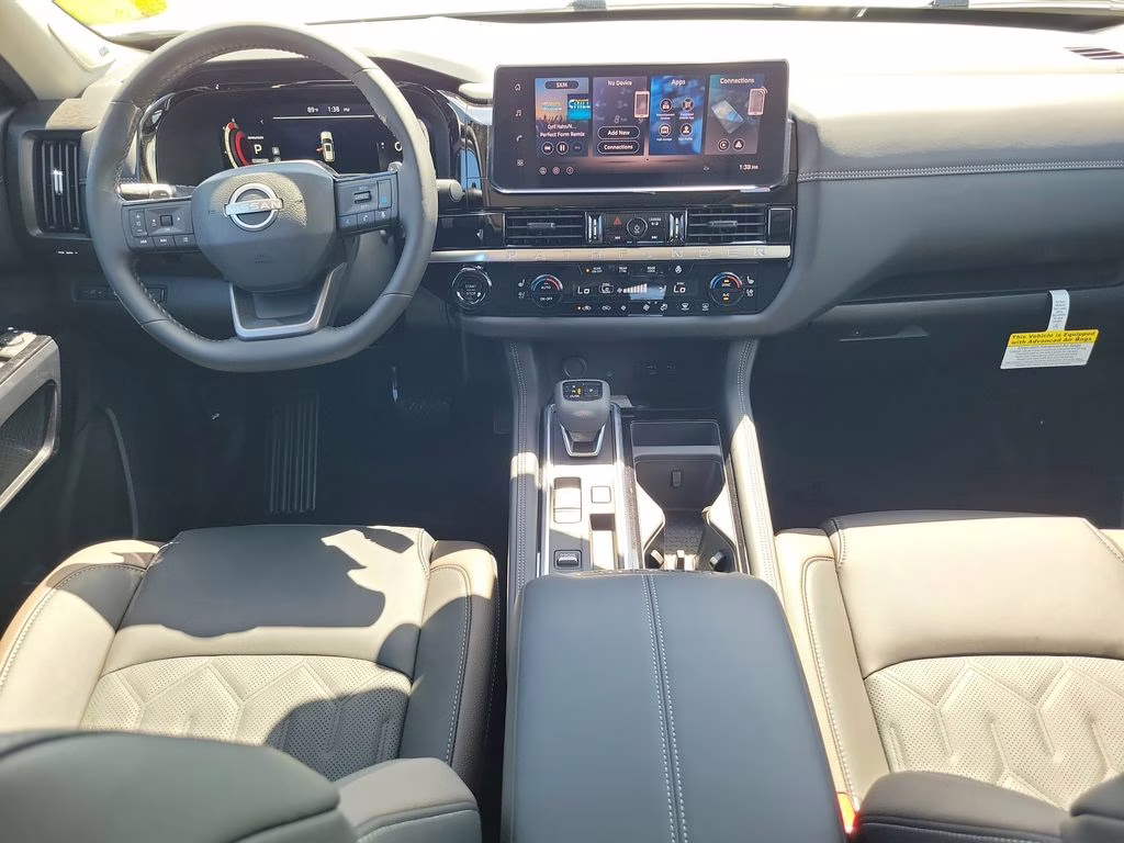 2026 Everest White Pearl Tricoat Nissan Pathfinder Platinum FWD SUV
