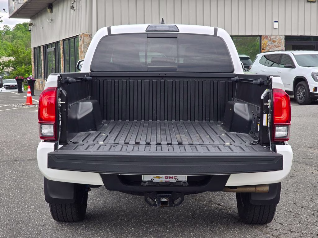 2019 Super White Toyota Tacoma TRD Sport 4X4 Truck