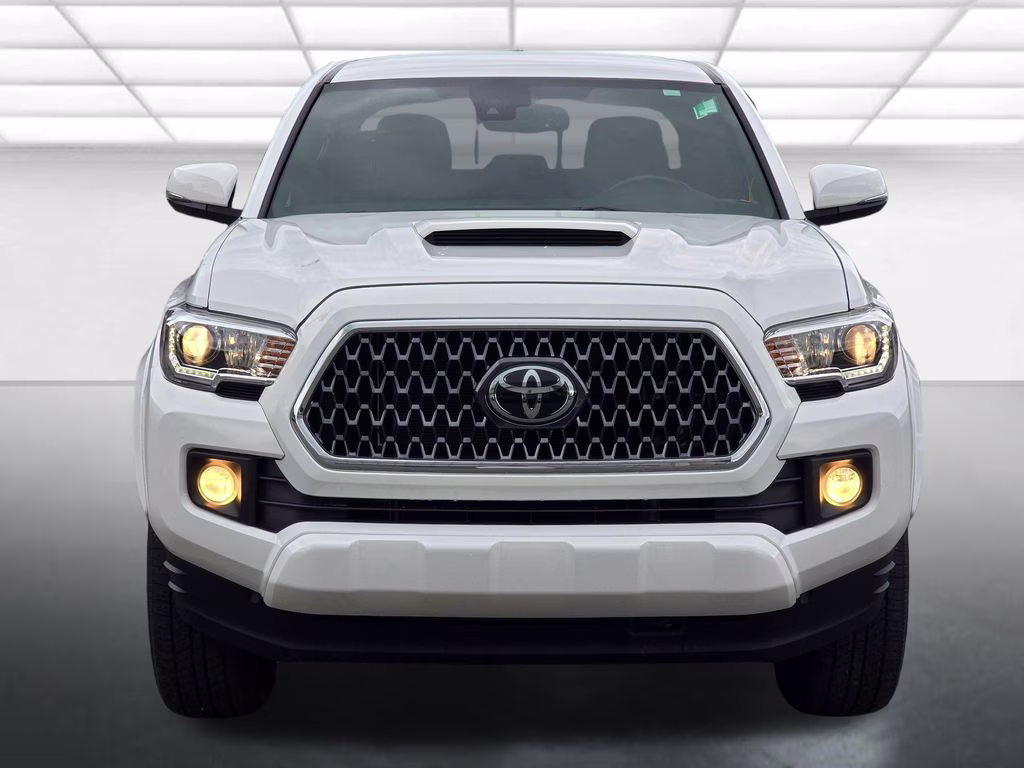 2019 Super White Toyota Tacoma TRD Sport 4X4 Truck