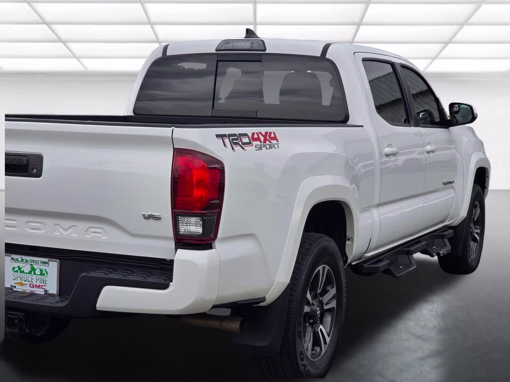 2019 Super White Toyota Tacoma TRD Sport 4X4 Truck
