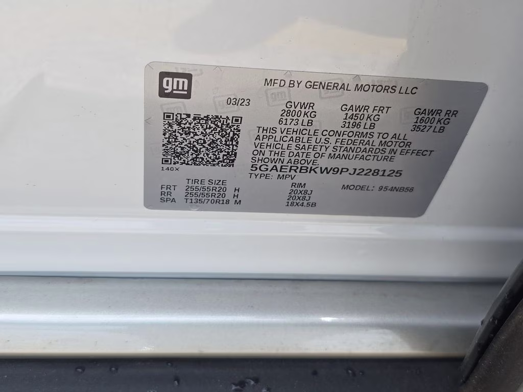 2023 White Frost Tricoat Buick Enclave Essence FWD SUV