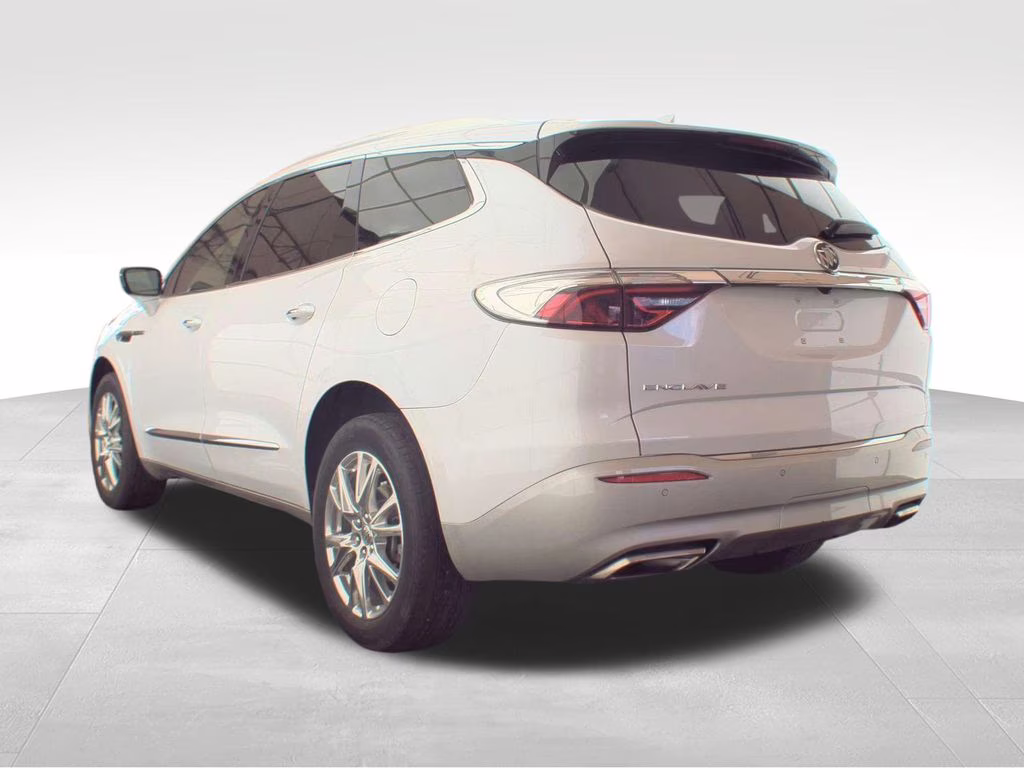 2023 White Frost Tricoat Buick Enclave Essence FWD SUV