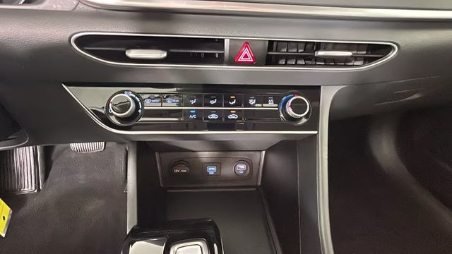 2022 Quartz White Hyundai Sonata SE FWD Sedan
