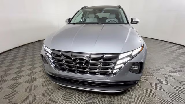 2023 Shimmering Silver Hyundai Tucson Limited AWD SUV