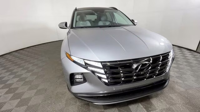 2023 Shimmering Silver Hyundai Tucson Limited AWD SUV