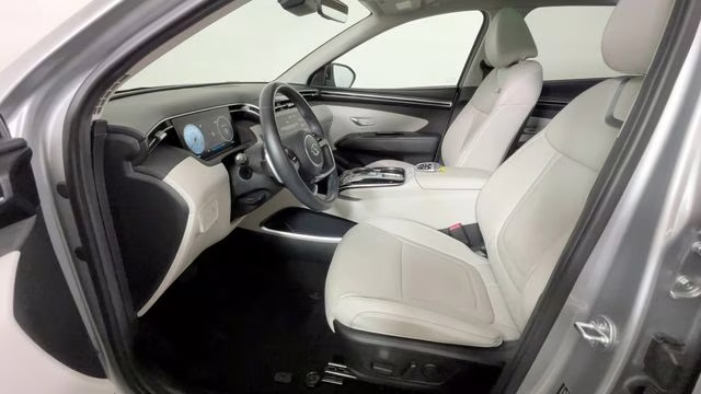 2023 Shimmering Silver Hyundai Tucson Limited AWD SUV