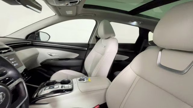 2023 Shimmering Silver Hyundai Tucson Limited AWD SUV