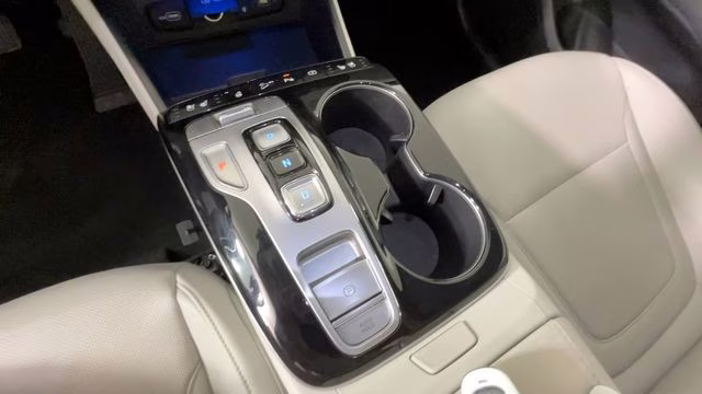 2023 Shimmering Silver Hyundai Tucson Limited AWD SUV