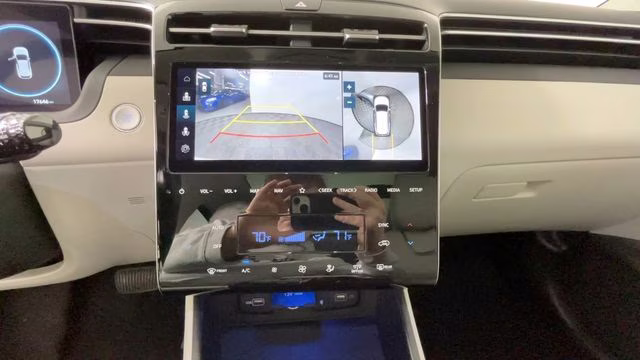 2023 Shimmering Silver Hyundai Tucson Limited AWD SUV