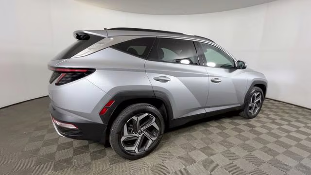 2023 Shimmering Silver Hyundai Tucson Limited AWD SUV